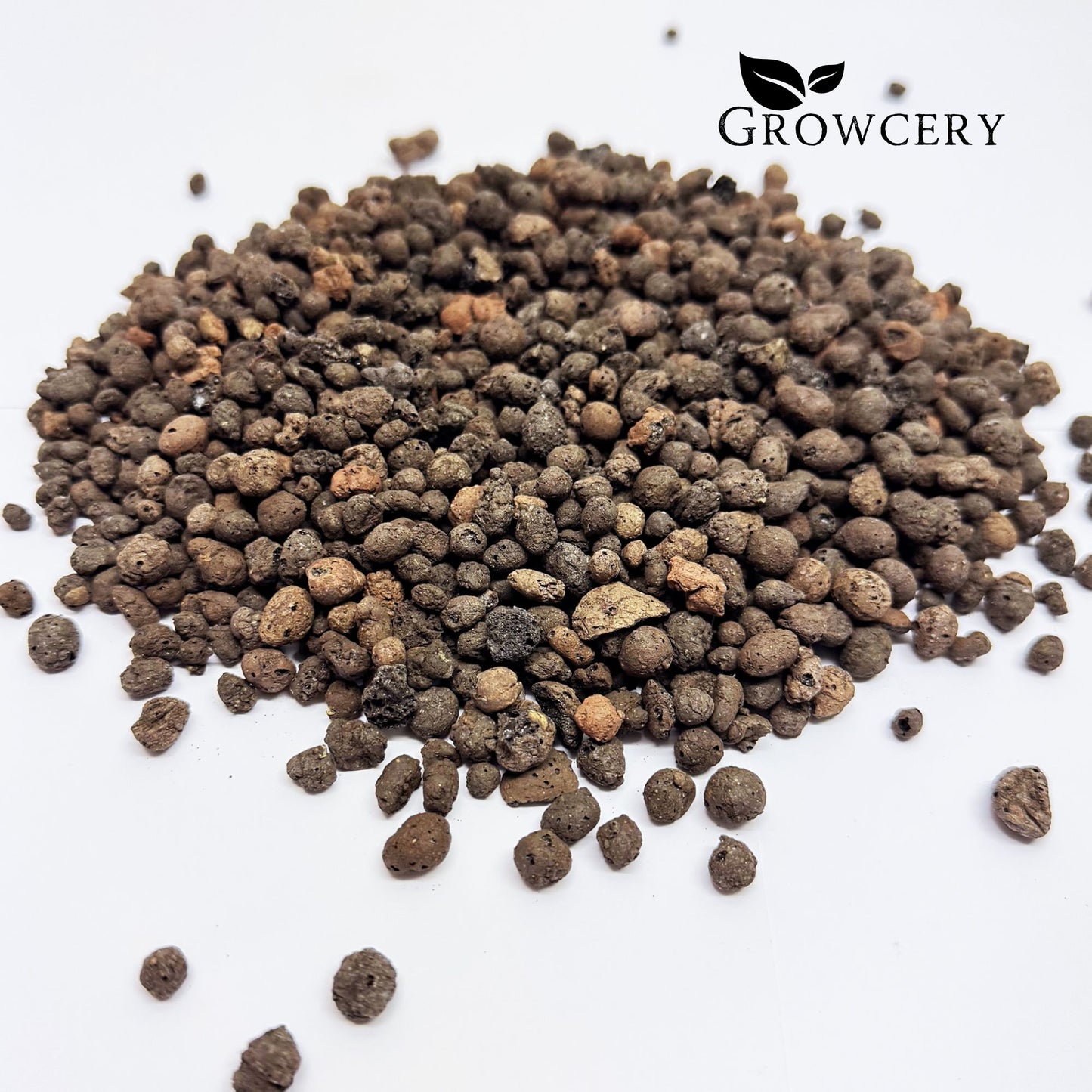 Close-up of 4–10 mm Keramzyt pellets showing their porous structure for moisture retention and aeration