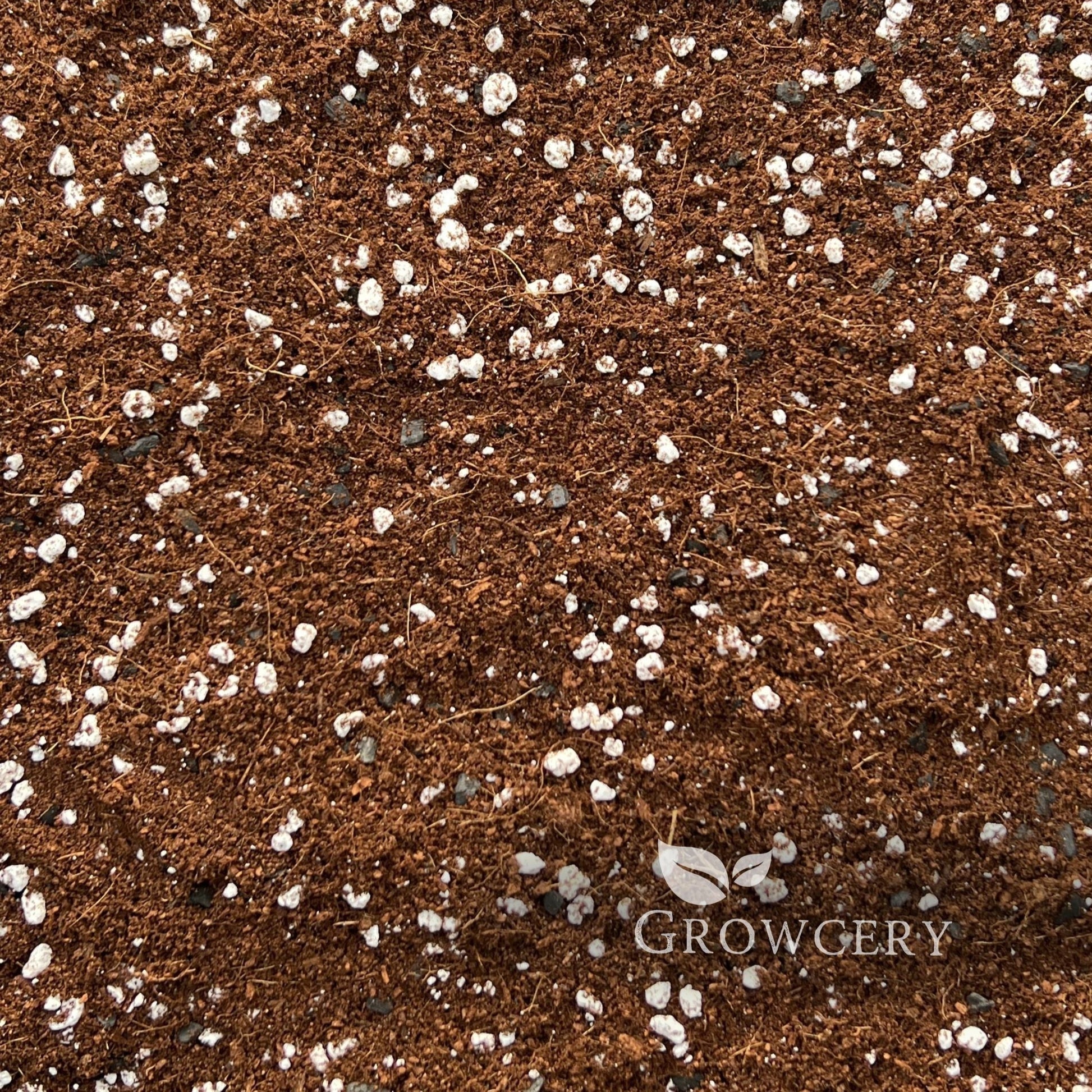 Close-up of universal houseplant mix, ideal for improved drainage and root aeration, Growcery branded