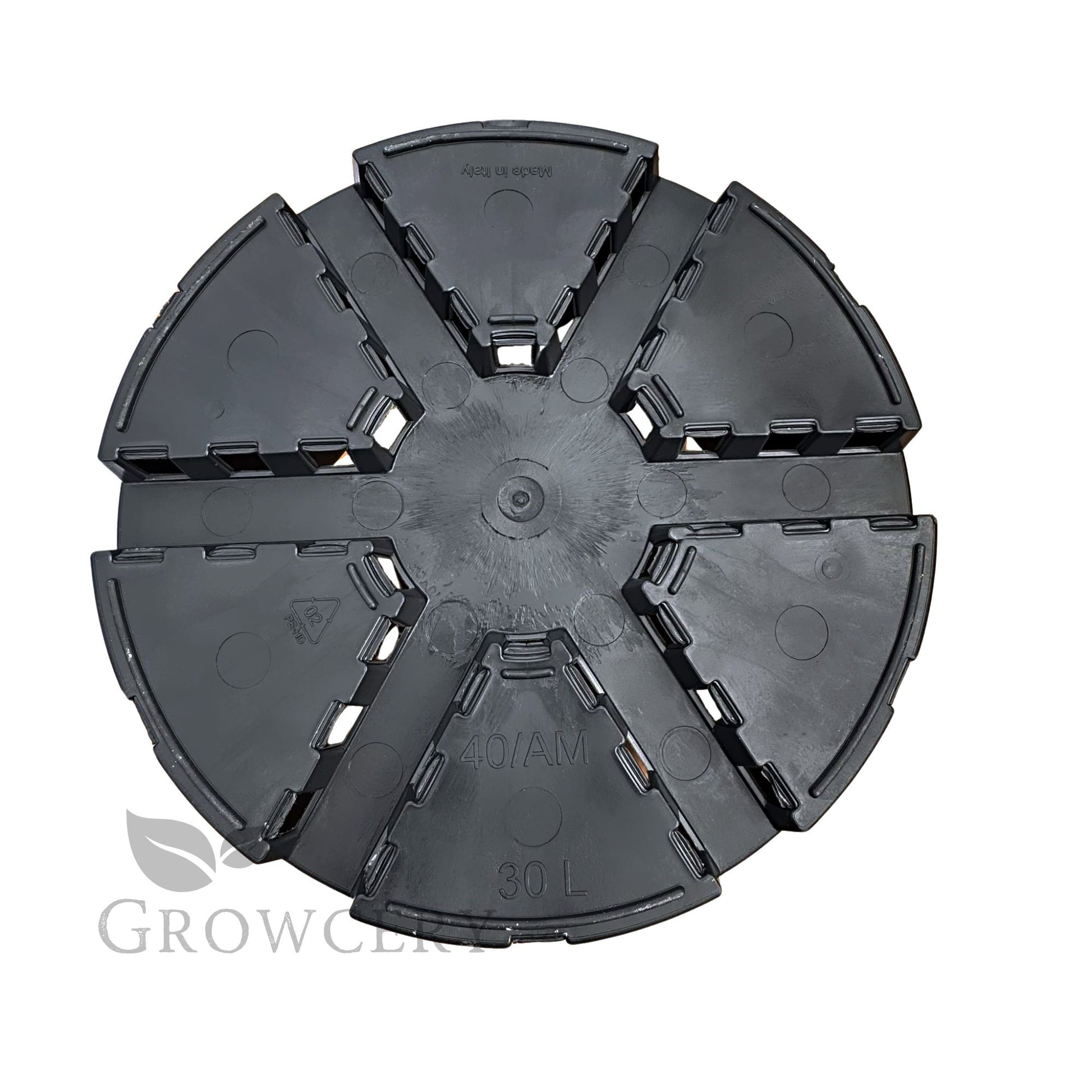 Durable drainage base of 30L heavy-duty pot – strong structure with multiple slits for water flow and aeration