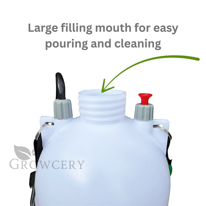 Top-down view of 5 L sprayer’s wide mouth opening for easy filling and cleaning